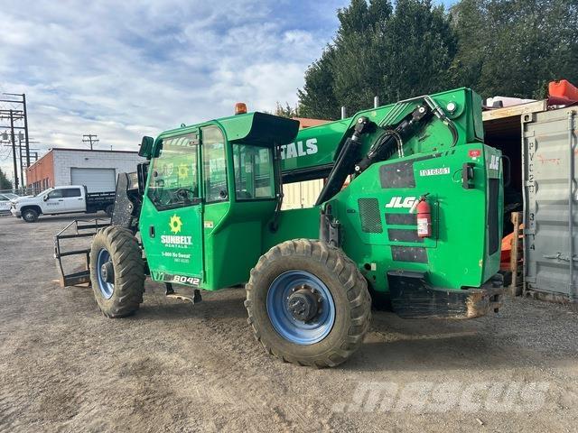 JLG 8042 Manipulador telescópico