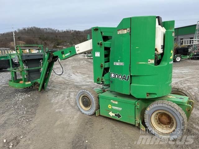 JLG E300AJ Elevadores braços articulados