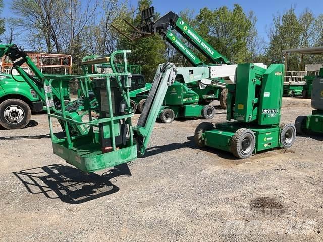 JLG E300AJ Elevadores braços articulados