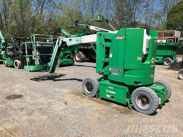 JLG E300AJ Elevadores braços articulados