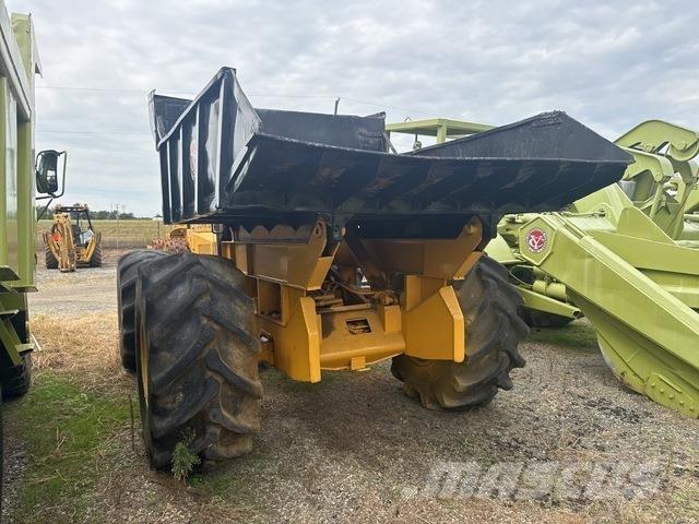 John Deere 640 Rechegadores