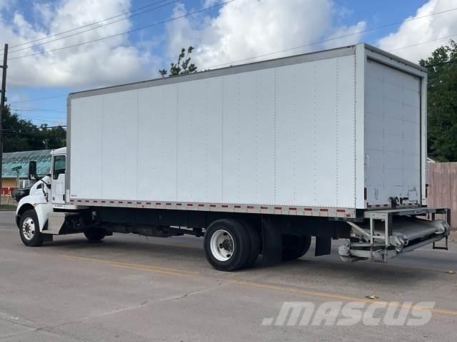 Kenworth T300 Caminhões de caixa fechada