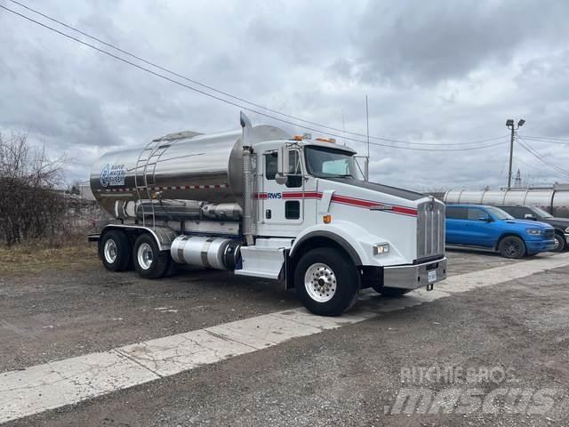 Kenworth T800 Auto-tanques