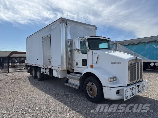 Kenworth T800 Caminhões de caixa fechada