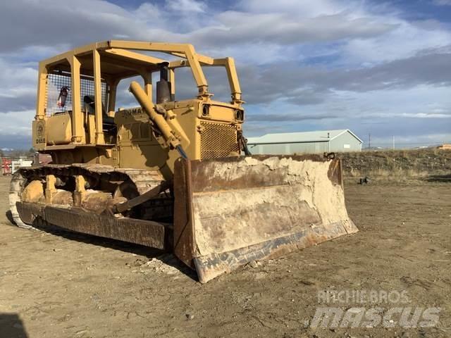 Komatsu D65E-6 Dozers - Tratores rastos