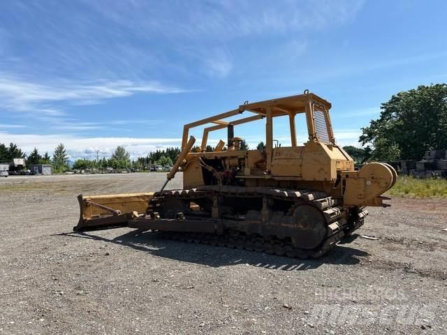 Komatsu D65P-8 Dozers - Tratores rastos