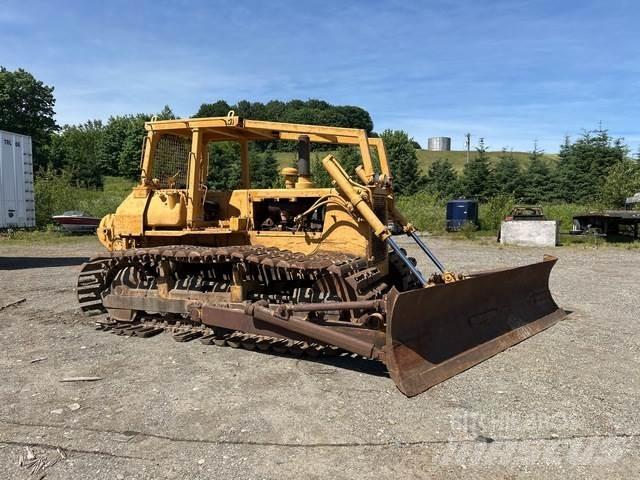 Komatsu D65P-8 Dozers - Tratores rastos