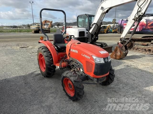 Kubota L2501D Tractores compactos
