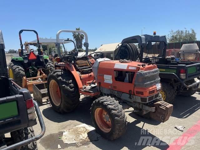 Kubota L3010D Tractores compactos
