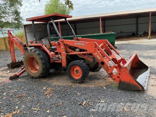 Kubota L48 Retroescavadeiras