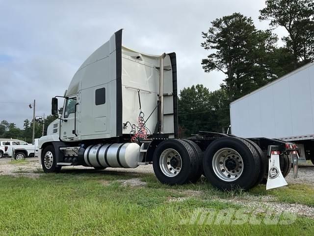 Mack AN64T Cavalos Mecânicos