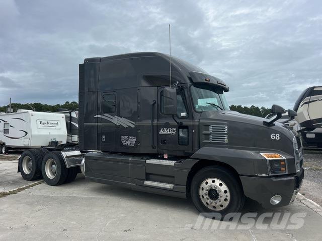 Mack AN64T Cavalos Mecânicos