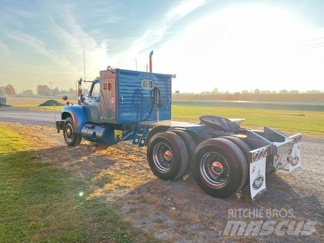 Mack B-61 Cavalos Mecânicos