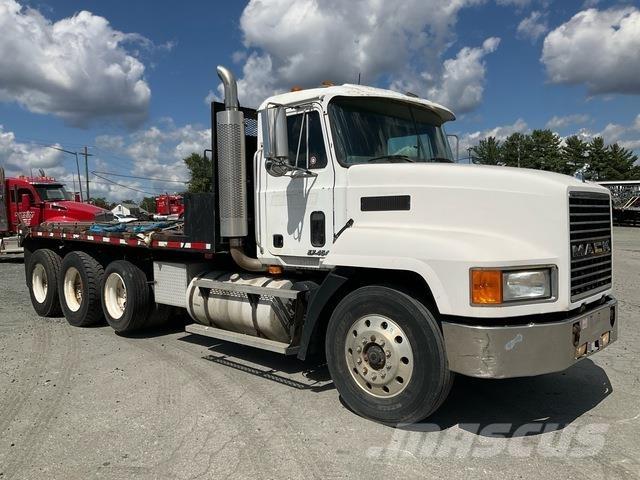 Mack CH 613 Camiões estrado/caixa aberta