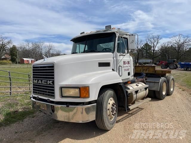 Mack CH613 Cavalos Mecânicos