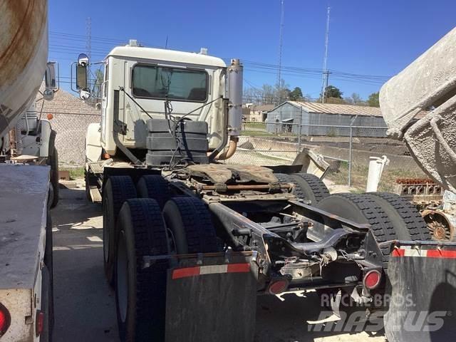 Mack CH613 Cavalos Mecânicos