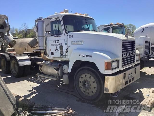Mack CH613 Cavalos Mecânicos
