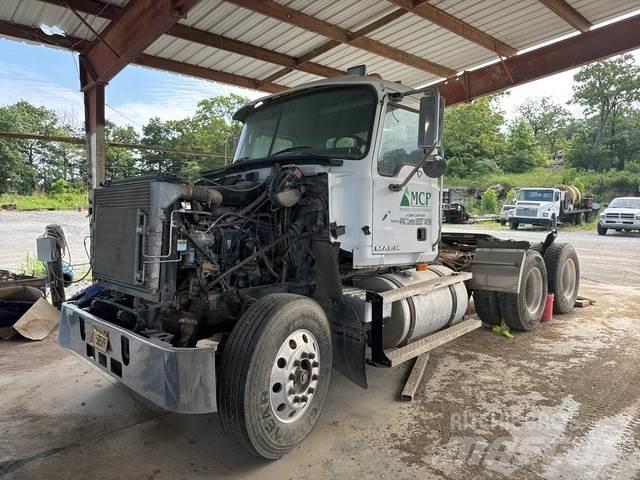 Mack CH613 Cavalos Mecânicos