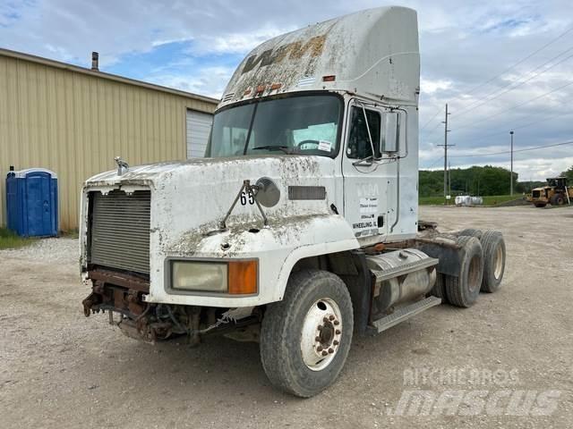 Mack CH613 Cavalos Mecânicos