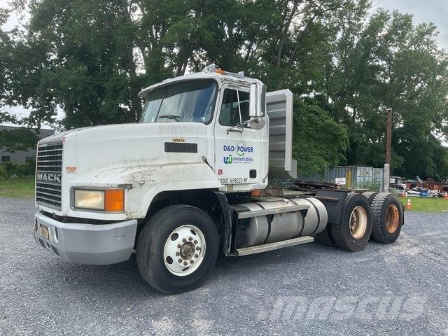 Mack CH613 Cavalos Mecânicos