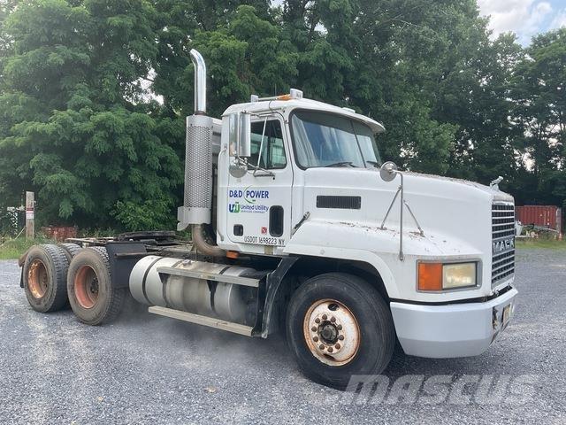 Mack CH613 Cavalos Mecânicos