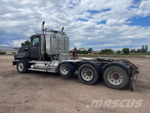 Mack CH613 Cavalos Mecânicos