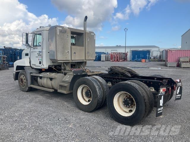 Mack CH613 Cavalos Mecânicos