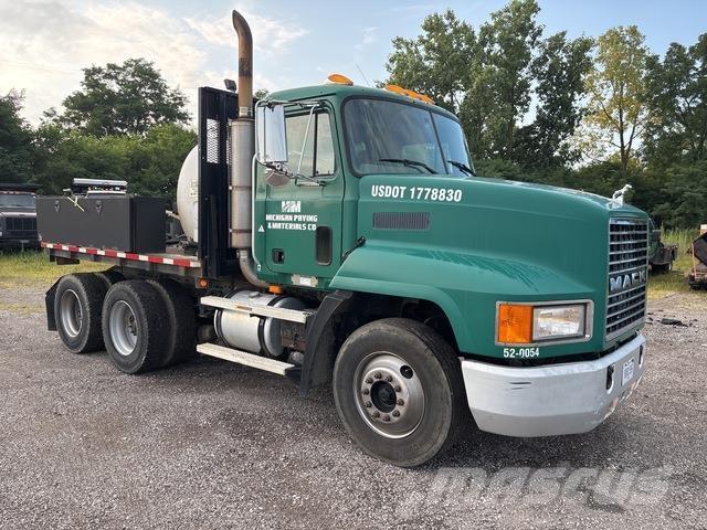 Mack CH613 Camiões estrado/caixa aberta