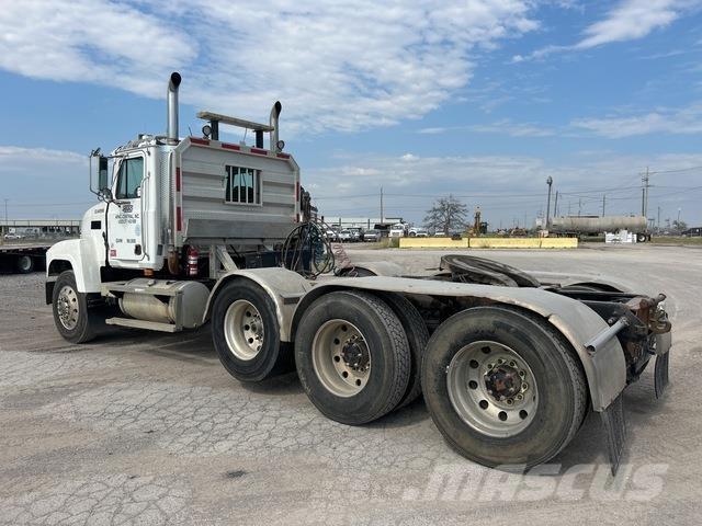 Mack CH613 Cavalos Mecânicos