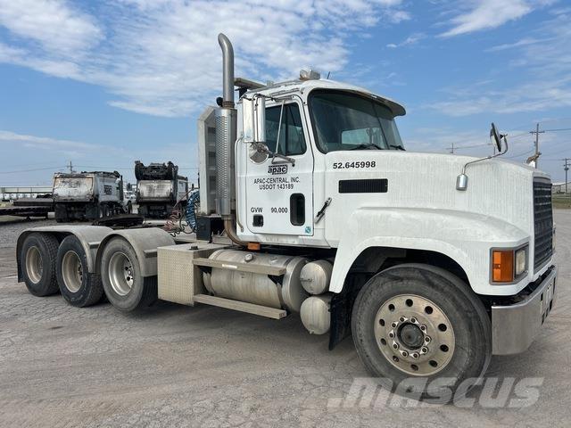 Mack CH613 Cavalos Mecânicos