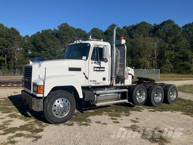 Mack CH613 Cavalos Mecânicos