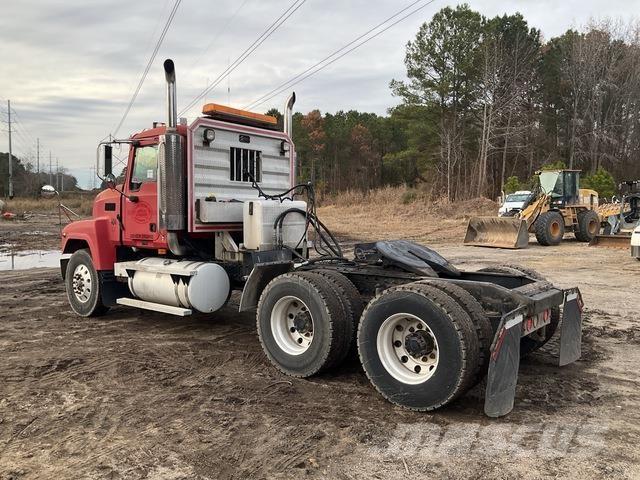 Mack CH613 Cavalos Mecânicos