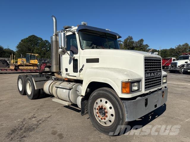 Mack CHN613 Cavalos Mecânicos