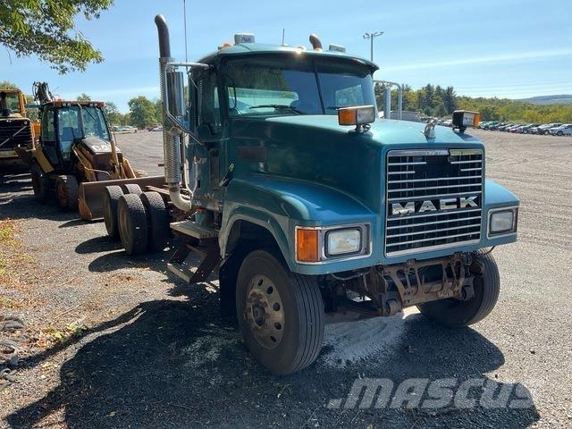 Mack CHU613 Cabines e interior