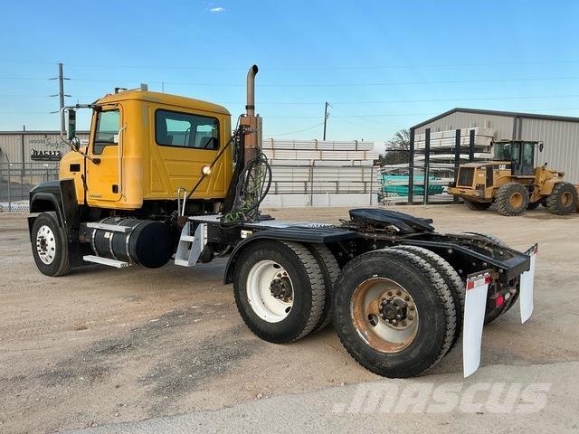 Mack CHU613 Cavalos Mecânicos
