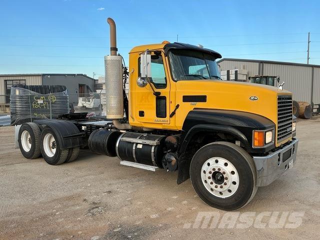 Mack CHU613 Cavalos Mecânicos