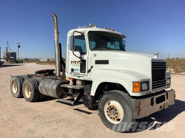 Mack CHU613 Cavalos Mecânicos