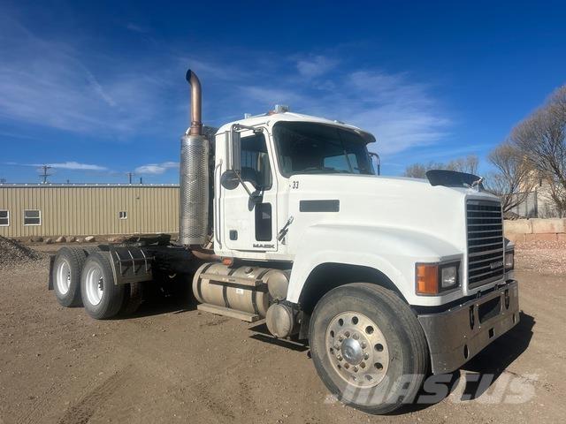 Mack CHU613 Cavalos Mecânicos