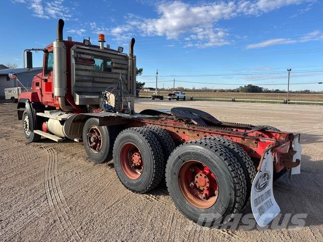 Mack CL733 Cavalos Mecânicos