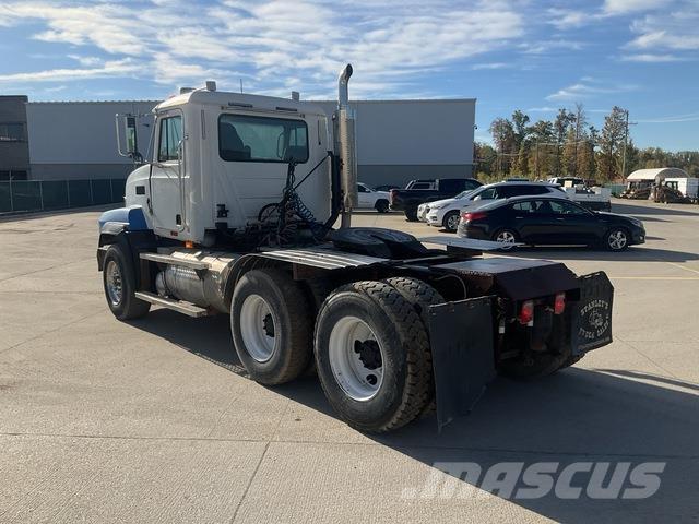 Mack CL753 Cavalos Mecânicos