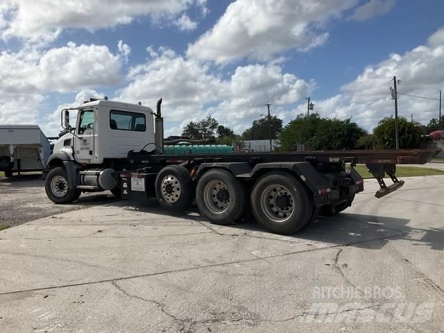 Mack CT713 Camiões multibenne
