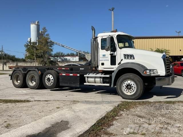 Mack CT713 Camiões multibenne