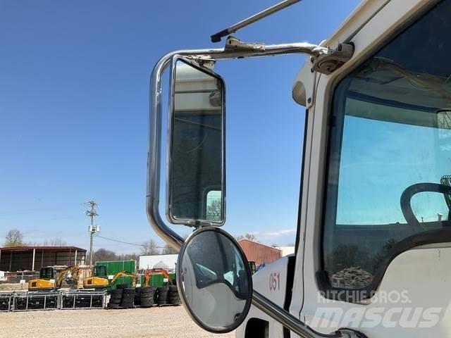 Mack CV713 Camiões multibenne