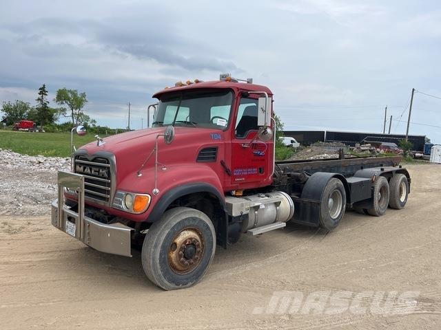 Mack CV713 Camiões multibenne