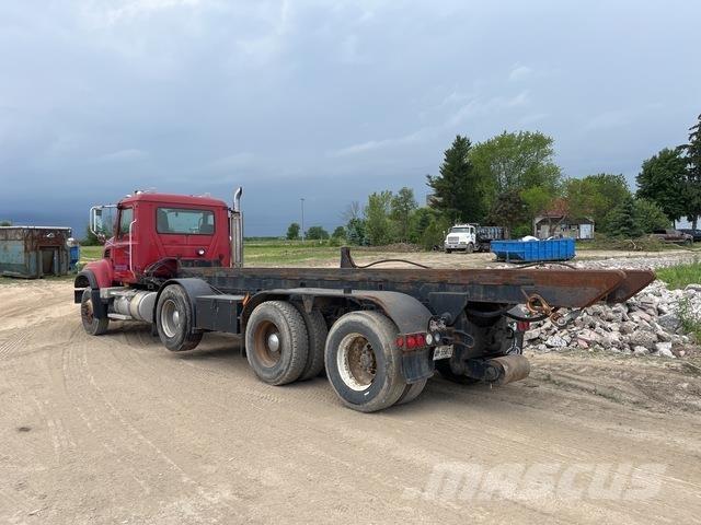 Mack CV713 Camiões multibenne