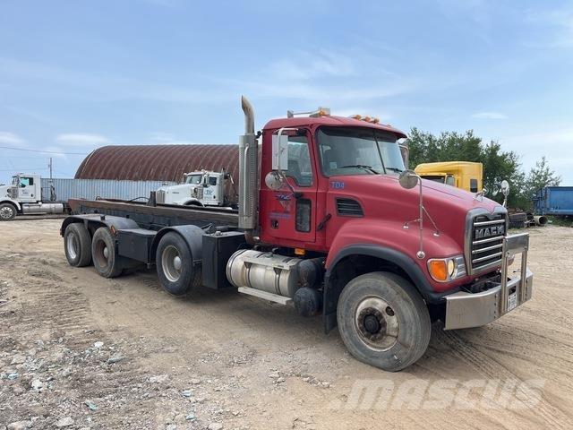Mack CV713 Camiões multibenne