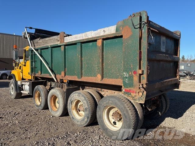 Mack CV713 Camiões basculantes