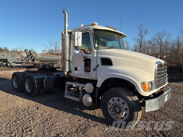 Mack CV713 Cavalos Mecânicos