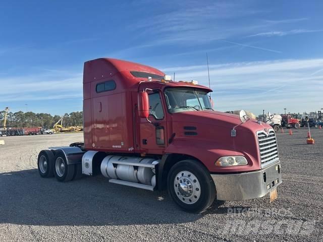 Mack CX613 Cavalos Mecânicos