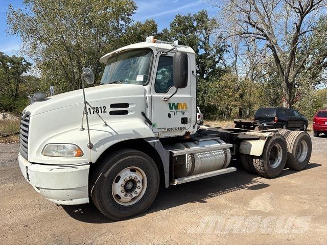 Mack CXN613 Cavalos Mecânicos